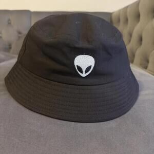 Black Alien Logo Bucket Hat - Trendy Casual‎ Headwear